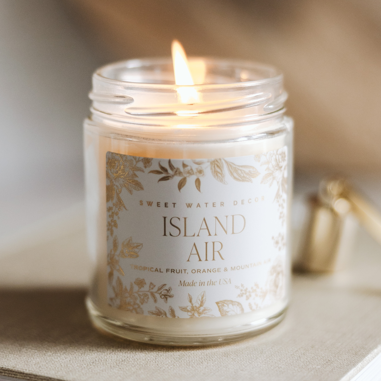 *NEW* Island Air 9 oz Soy Candle - Home Decor & Gifts